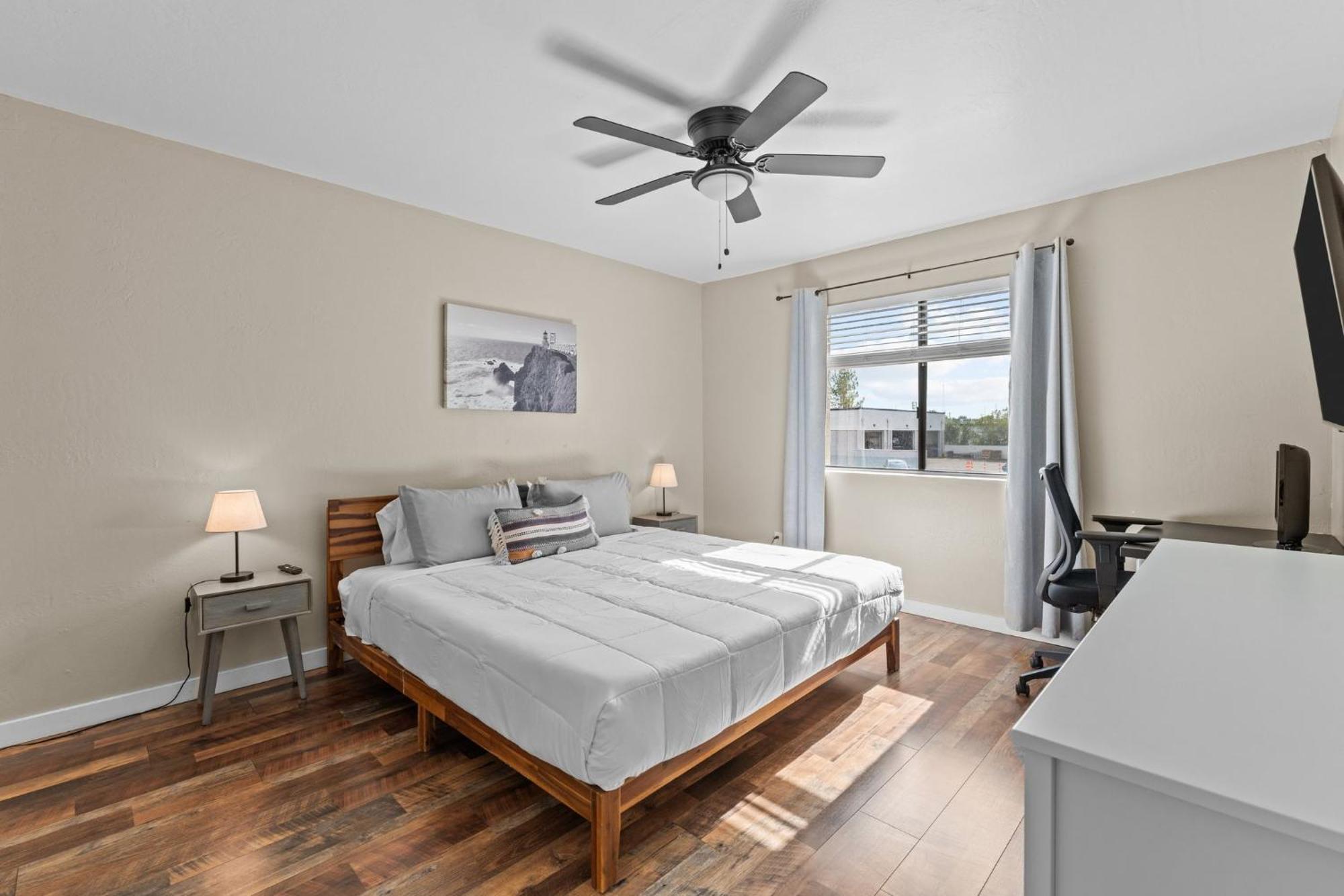 Holiday home Snug 2br W Pool, Patio, Wd Near Old Town Scottsdale