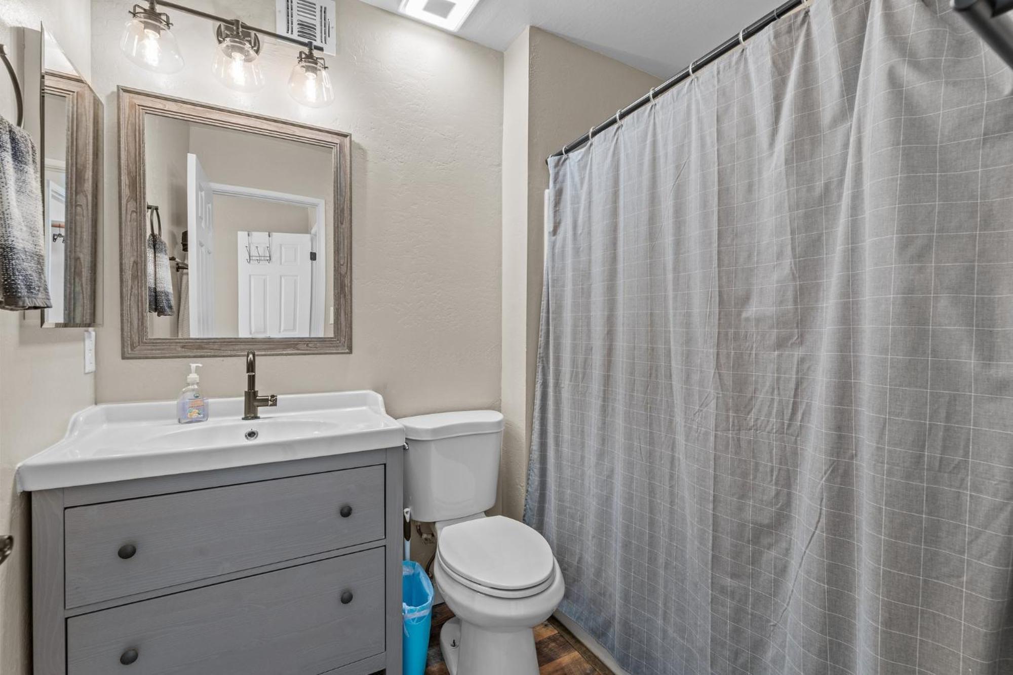 Snug 2br W Pool, Patio, Wd Near Old Town Scottsdale