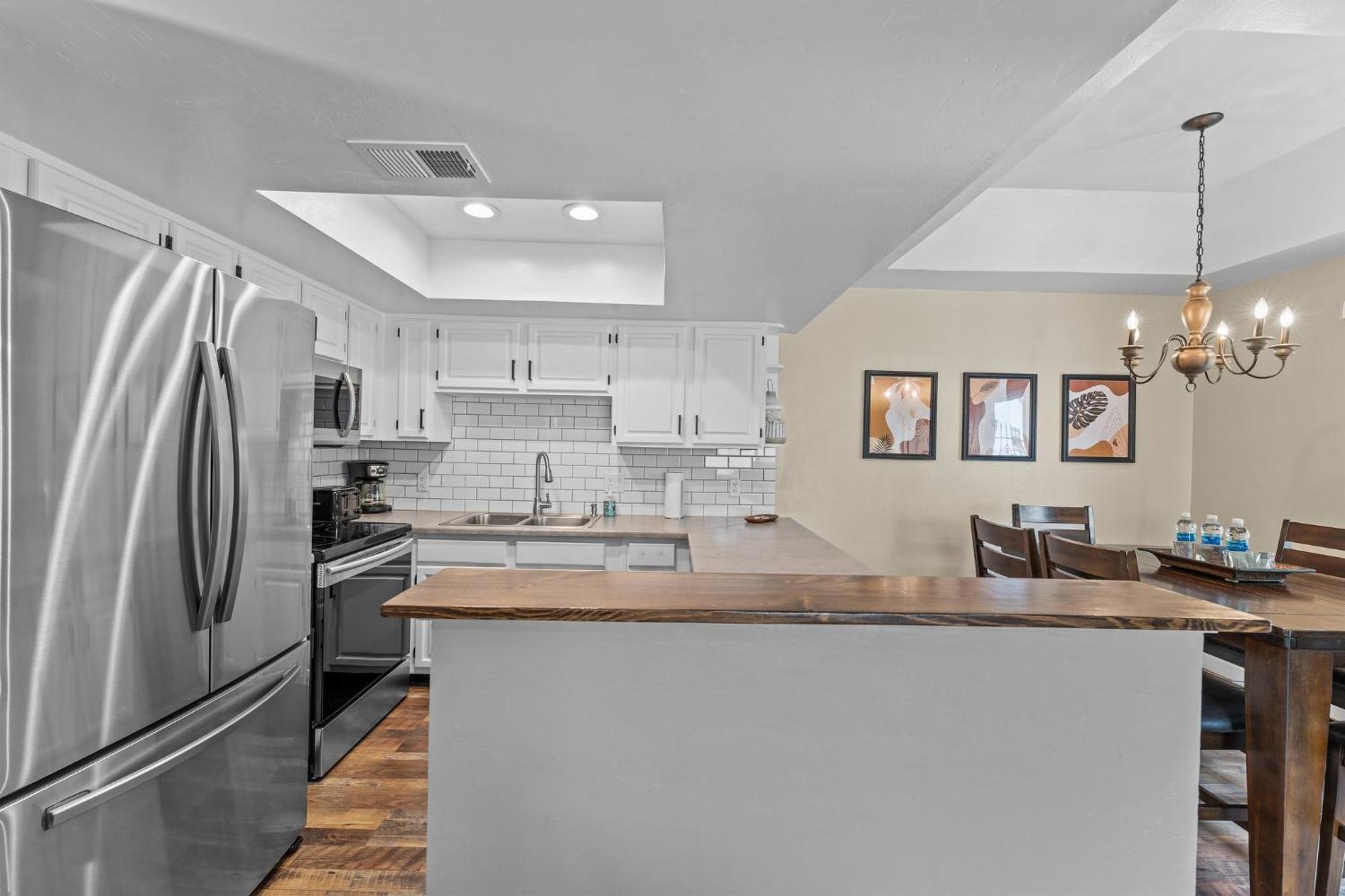 Snug 2br W Pool, Patio, Wd Near Old Town * Scottsdale